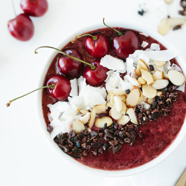 (gluten-free) Dark Cherry Smoothie Bowl